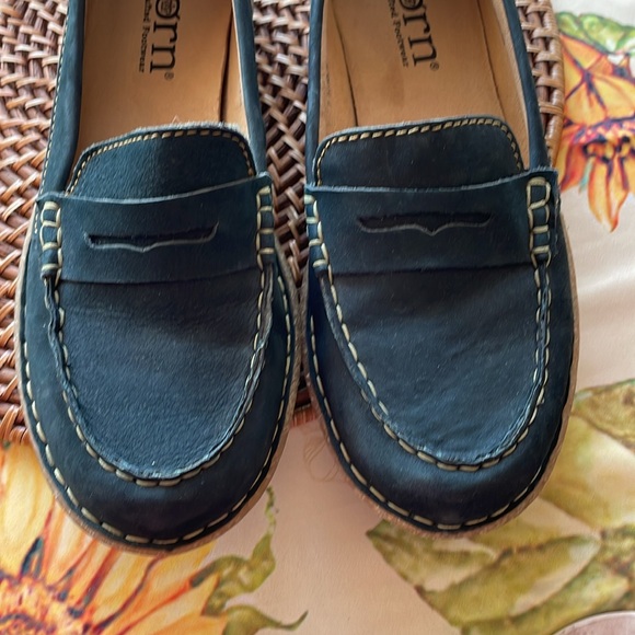Born Navy Loafers 7.5 - Picture 6 of 6